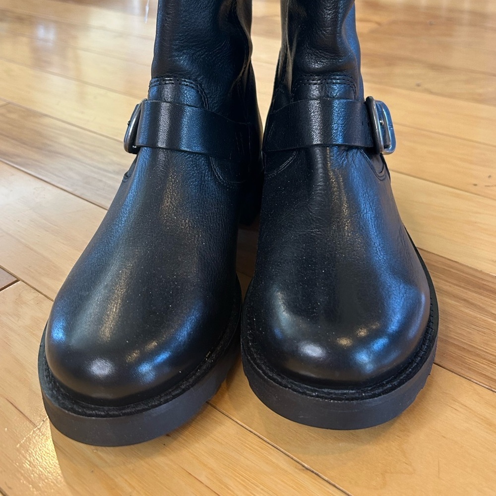 NWT FRYE Veronica Short Black Leather Buckle Moto Inspired Boots for Women - Picture 4 of 14